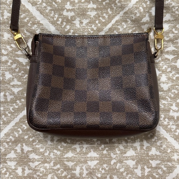 Louis Vuitton Damier Ebene Trousse Pochette Crossbody Bag - Picture 2 of 13